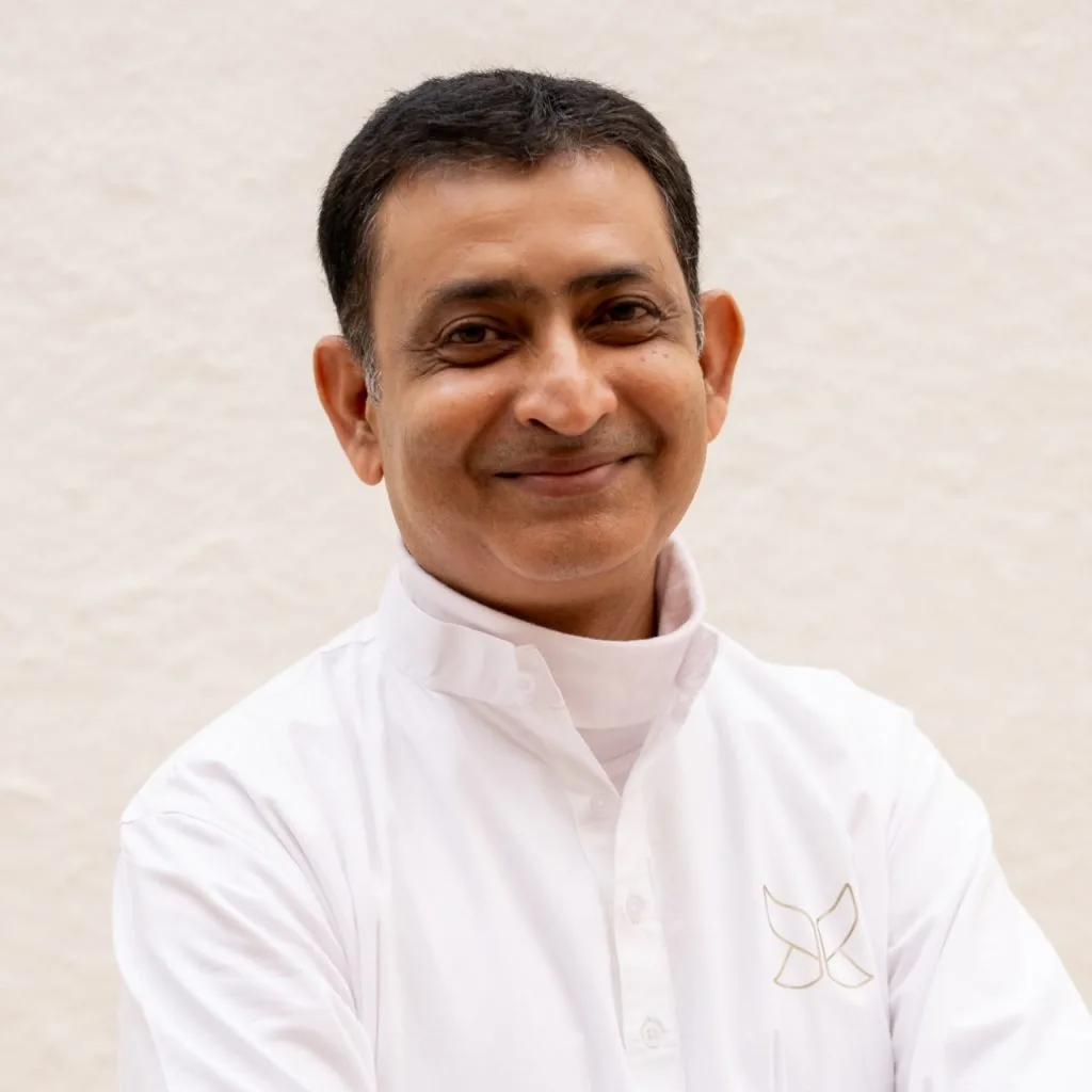 Ritratto di Prashant Pandey, direttore del programma di formazione di Kavaalya